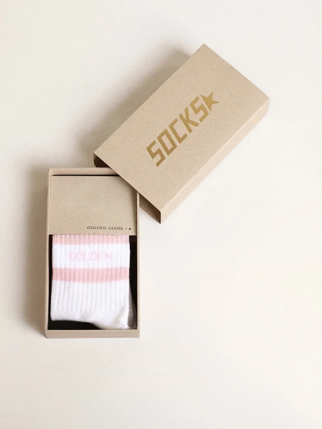 Calcetines acanalados con rayas rosas y logotipo
