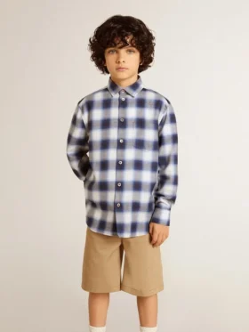 Camisa a cuadros azules y blancos para niños con estampado en la espalda