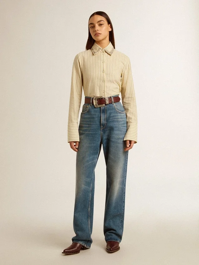 Camisas color crudo con rayas y cristales bordados
