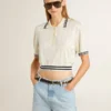 Camisas cortas de algodón blanco desgastado para mujer con ribetes azules