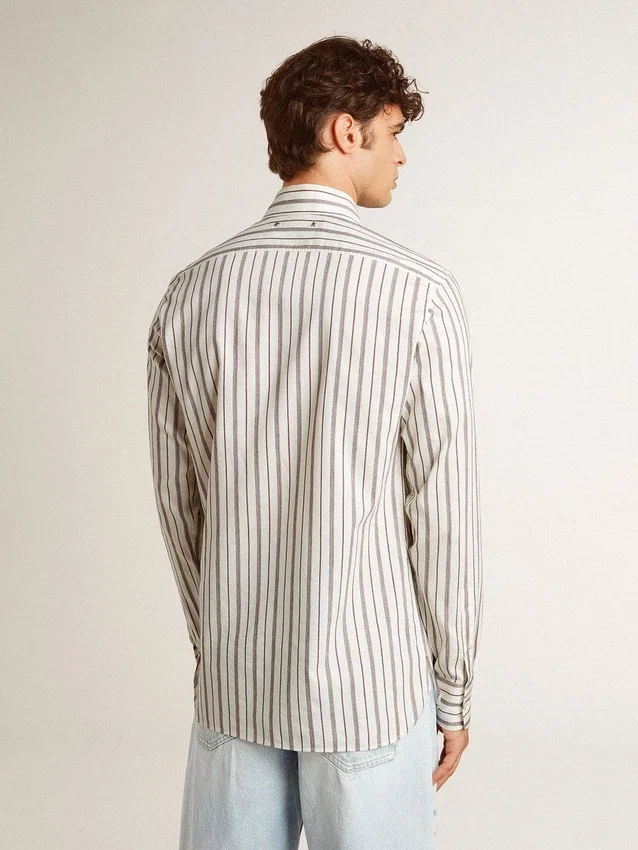 Camisas de algodón blancas para hombre con finas rayas color burdeos