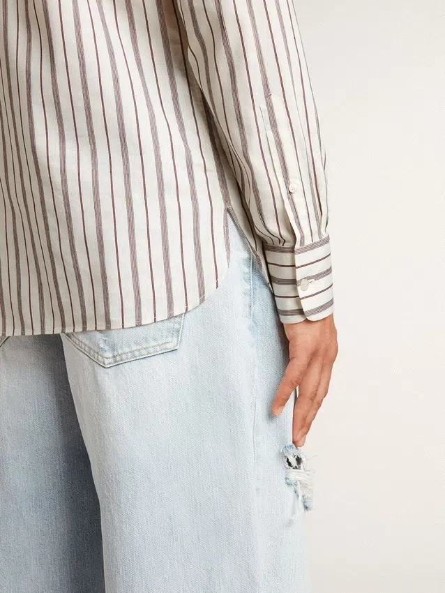 Camisas de algodón blancas para hombre con finas rayas color burdeos