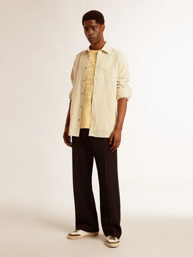 Camisas de algodón color crudo para hombre con rayas negras delgadas