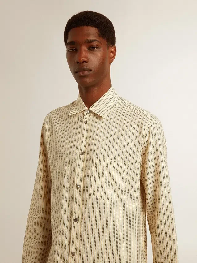 Camisas de algodón color crudo para hombre con rayas negras delgadas