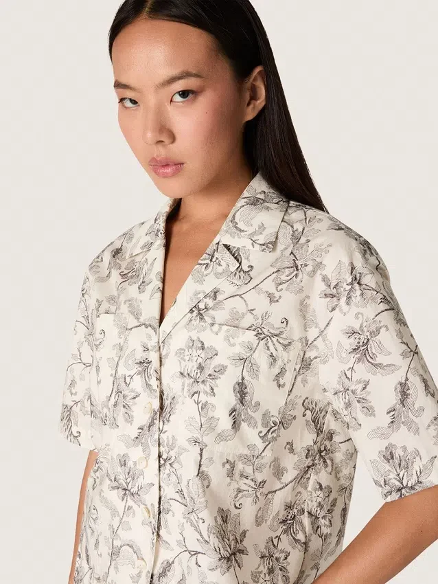 Camisas de algodón de corte recto para mujer con estampado floral en blanco y negro