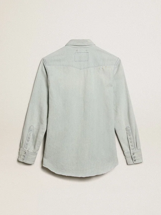 Camisas de mezclilla decoloradas para hombre con tachuelas martilladas