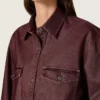 Camisas de mujer en denim color burdeos