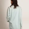 Camisas de mujer estilo boyfriend decoloradas con cristales cabujón