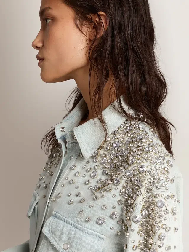 Camisas de mujer estilo boyfriend decoloradas con cristales cabujón