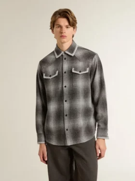 Camisas grises para hombres con bordado blanco