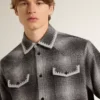 Camisas grises para hombres con bordado blanco