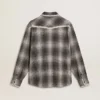 Camisas grises para hombres con bordado blanco