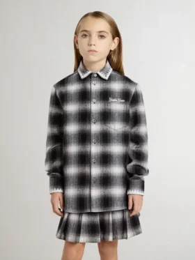 Camisas infantiles a cuadros blancos y negros con bordado blanco