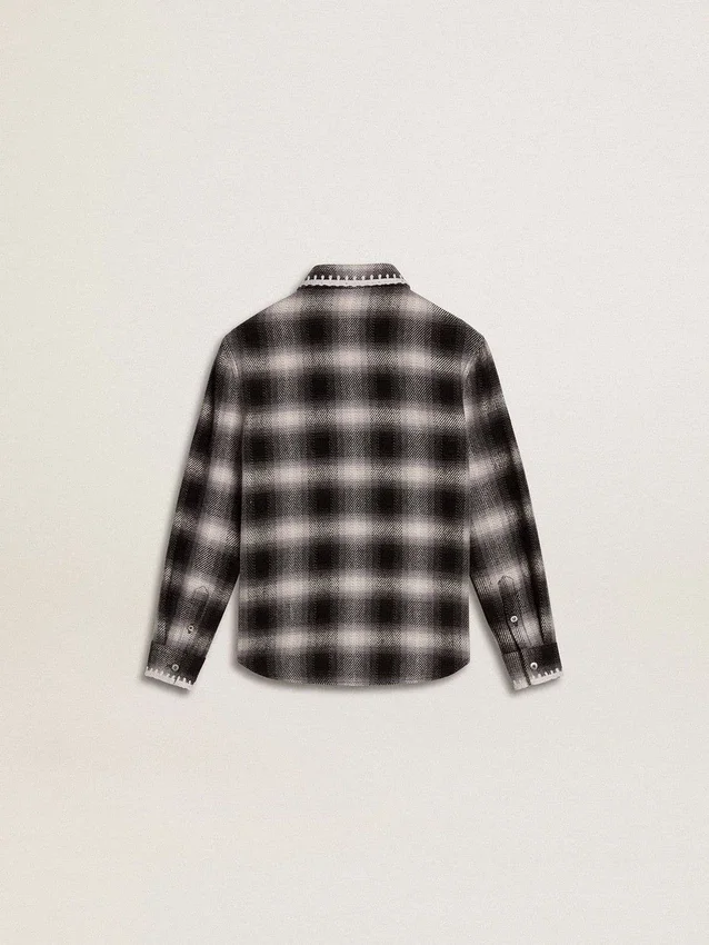 Camisas infantiles a cuadros blancos y negros con bordado blanco