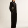 Camisas negras con efecto terciopelo y bordados
