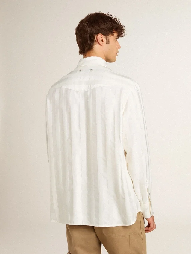 Camisas oversize para hombre en blanco desgastado con rayas verticales