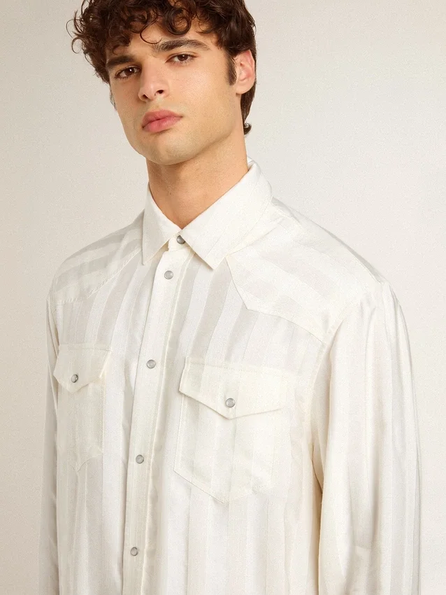 Camisas oversize para hombre en blanco desgastado con rayas verticales