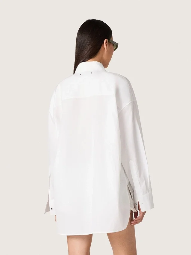 Camisas oversize para mujer de algodón blanco con detalles plisados y botones de joyería