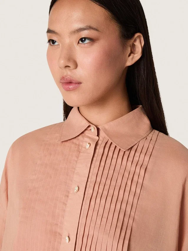 Camisas oversize para mujer en gasa de algodón color coral con detalle plisado