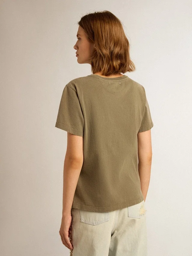 Camisas para mujer en verde oliva con letras doradas