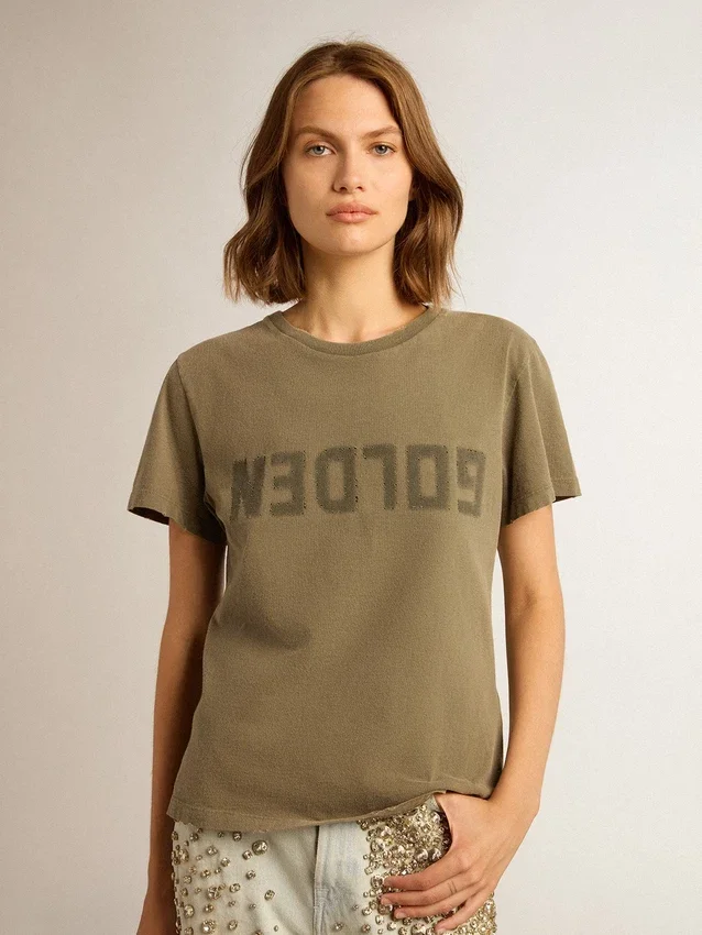 Camisas para mujer en verde oliva con letras doradas