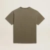 Camiseta verde oliva para hombre con letras doradas