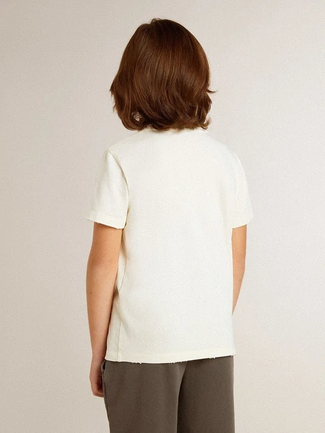 Camisas para niños color crema con logotipo en relieve