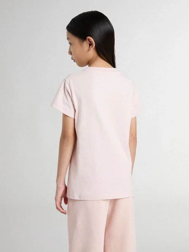 Camisas rosas para niñas con estampado rosa en el frente