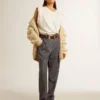 Camisas sin mangas en blanco desgastadas adornadas con cristales