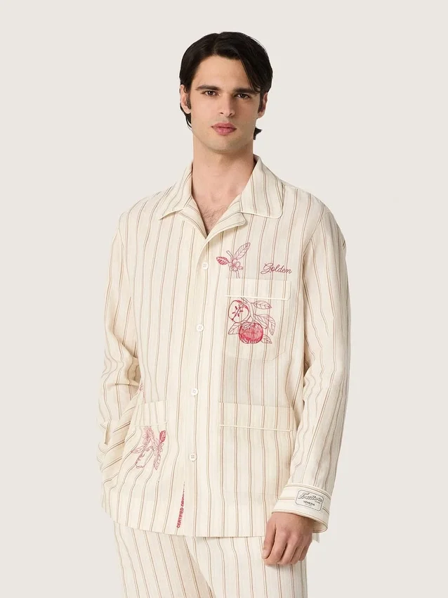Camisas unisex de algodón y lino a rayas en tonos crudo y arena con bordados