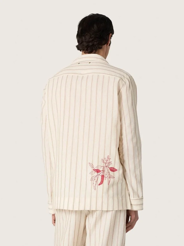 Camisas unisex de algodón y lino a rayas en tonos crudo y arena con bordados