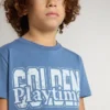 Camiseta azul para niños con estampado blanco