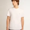 Camiseta blanca para hombre con una estrella plateada con purpurina en el frente