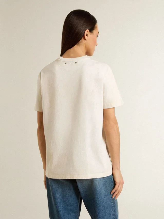 Camiseta blanca para mujer con estampado floral