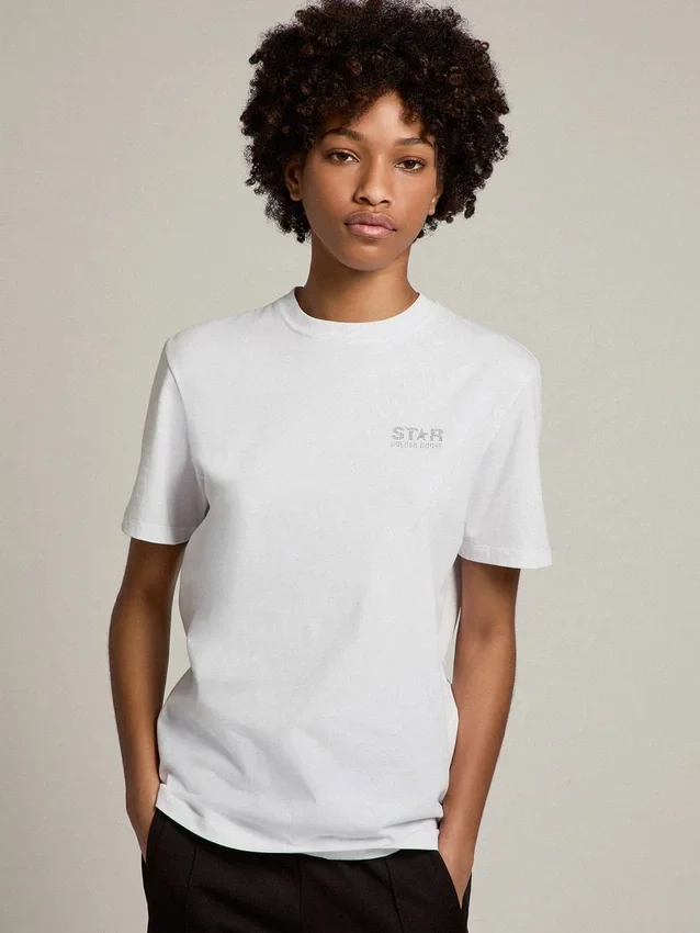Camiseta blanca para mujer con logotipo plateado con purpurina y estrella