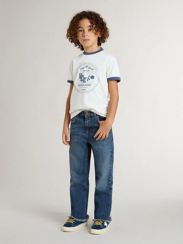 Camiseta blanca para niños con estampado azul