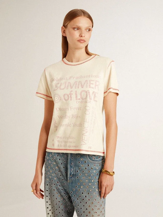 Camiseta color crema para mujer con detalles en rojo deslavado