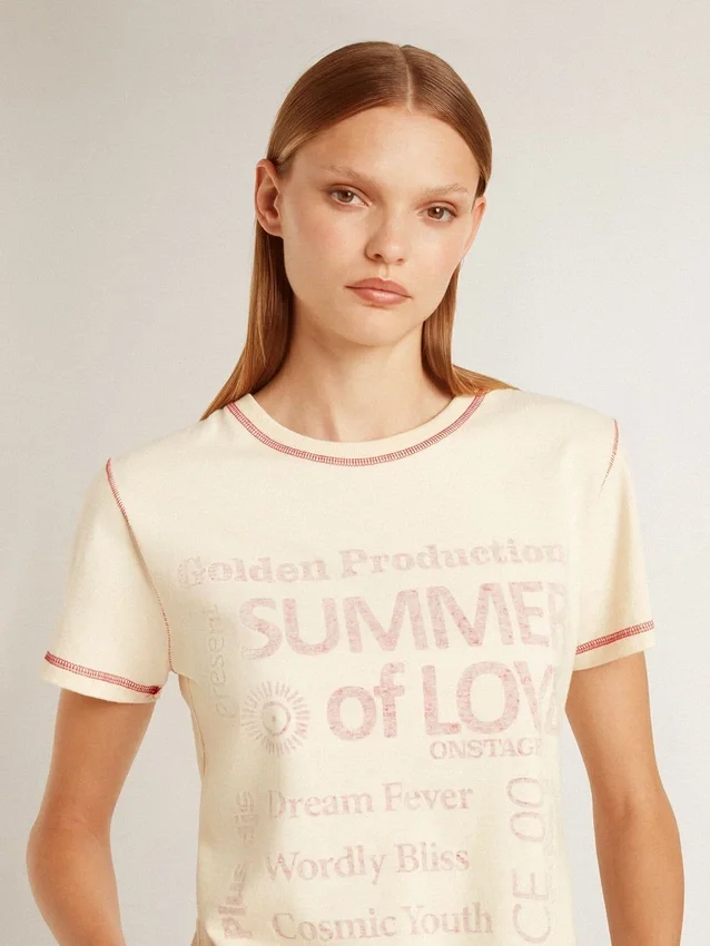 Camiseta color crema para mujer con detalles en rojo deslavado