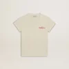 Camiseta de algodón para niñas en blanco desgastado con bordado rojo en el pecho