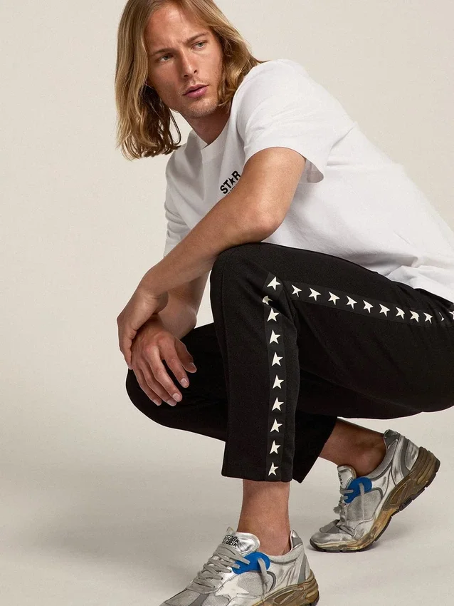 Camiseta de la colección Star Collection con logotipo y estrella negros en contraste