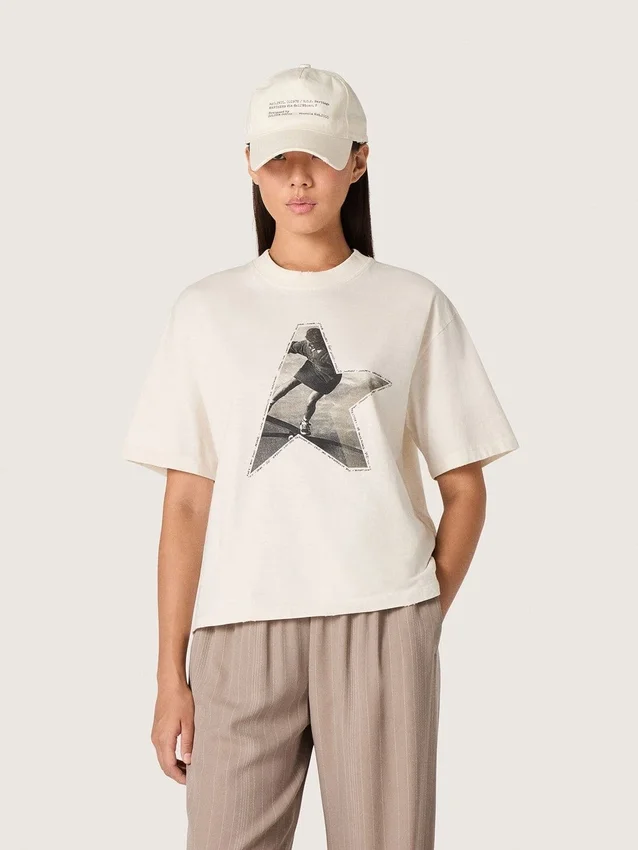 Camiseta de mujer en jersey de algodón blanco con estampado de estrellas