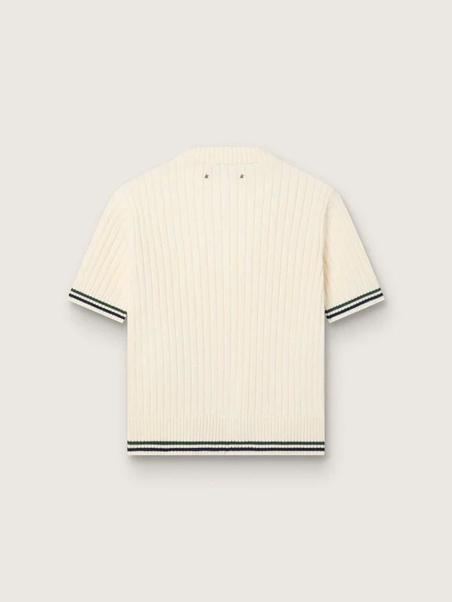 Camiseta de punto blanca para mujer con bordes en contraste y broche desmontable