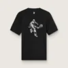 Camiseta deportiva negra para hombre con estampado en la espalda