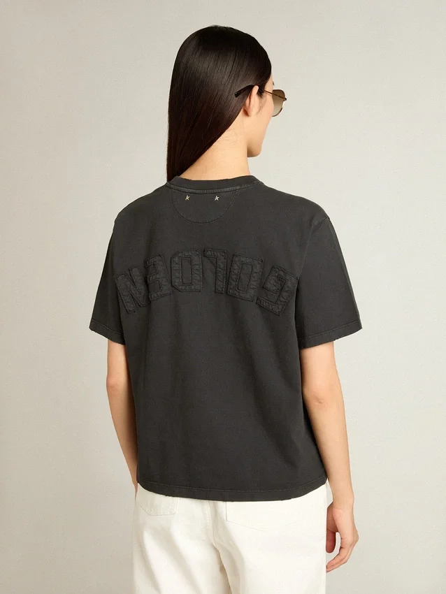 Camiseta en negro lavado con logotipo invertido en la espalda - Jersey Capsule