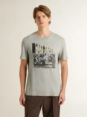 Camiseta gris de hombre con efecto vintage y estampado en el frente