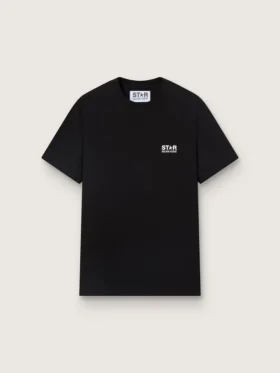Camiseta negra para hombre con logotipo y estrella blancos en contraste