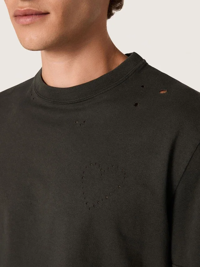Camiseta para hombre de jersey de algodón antracita con corazón perforado