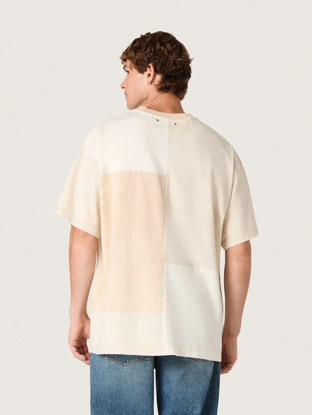 Camiseta para hombre de jersey de algodón con efecto patchwork en blanco y beige