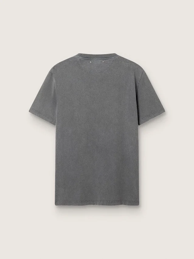 Camiseta para hombre en gris antracita con acabado desgastado