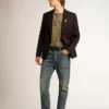 Camiseta verde oliva para hombre con letras doradas